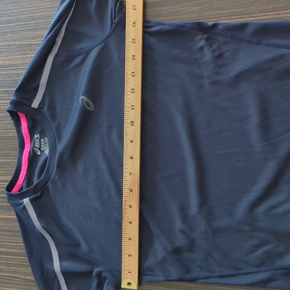 Asics long sleeves tee with reflective bands "motion dry" material - Picture 5 of 7